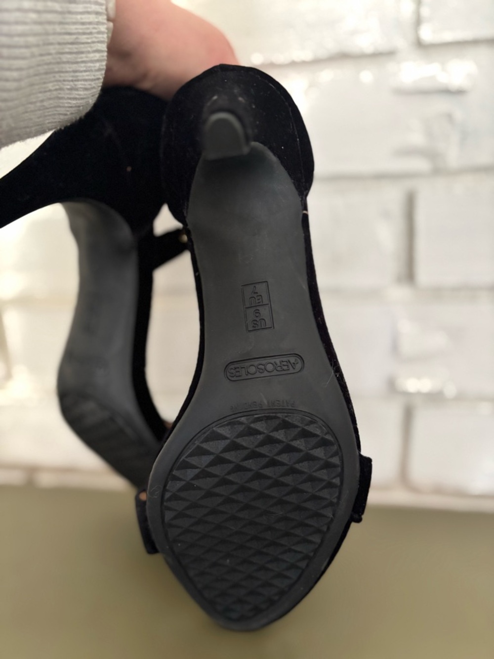Aerosoles Black Velvet Ankle Strap Heels Size 9 Minimalist Chic Capsule EUC - Picture 6 of 6